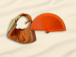 Cargar imagen en el visor de la galería, Abanico Clutch naranja con funda de piel naranja - de Madera y Algodón - Original y Artesanal

